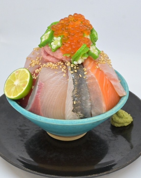 大渦七色てっぺん丼