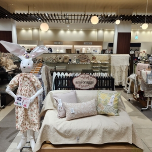 福屋西条店内では大きなうさぎちゃんが目印です