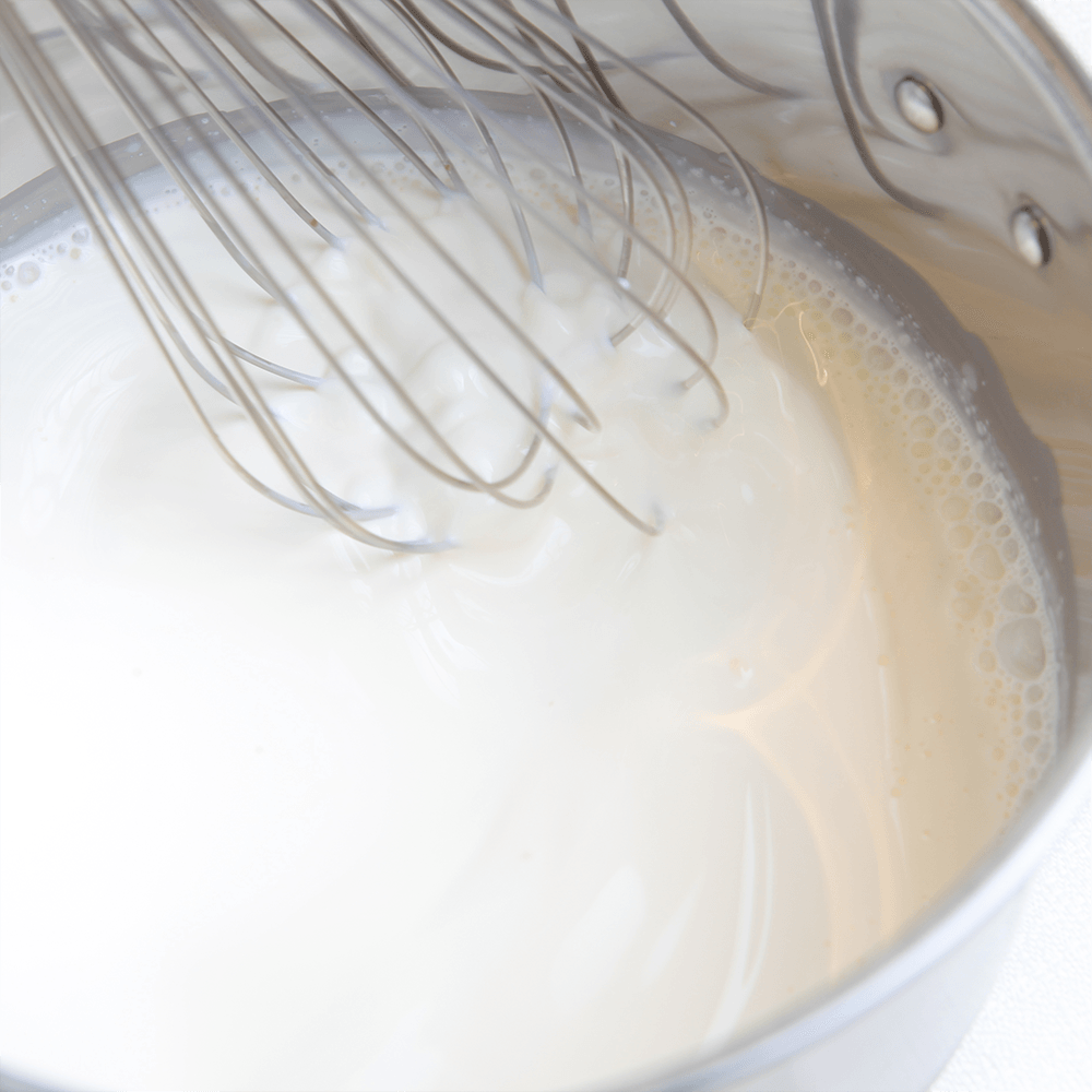 北海道十勝の生乳からつくられた乳原料100%の純動物性「国産生クリーム」