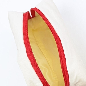 スヌーピーのシンプルなコスメポーチ