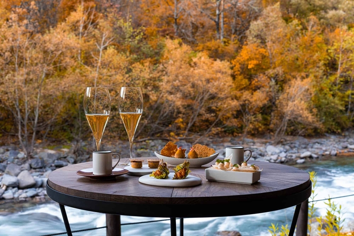 紅葉時期の渓流アペリティフ(10月中旬)