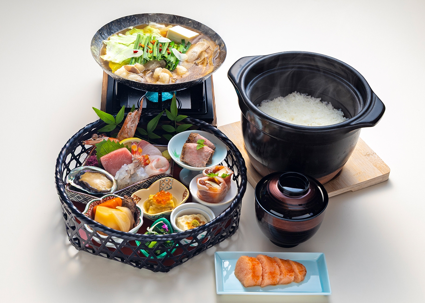 籠膳 特選刺身の盛り合わせ(もつ鍋有りイメージ)