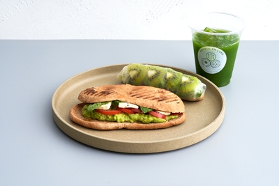 1Z8I8tgL4EaUoviJEMiY.jpg?w=940&h=940