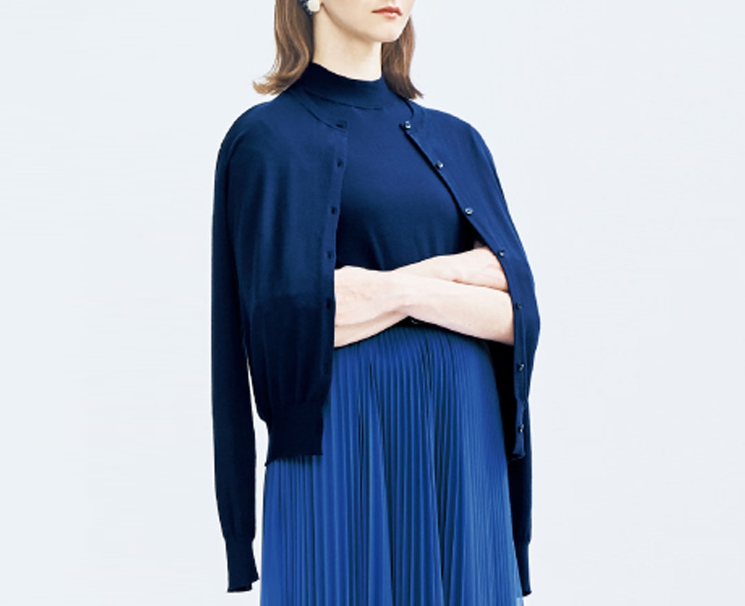 アンサンブルニット 25,300円(税込) カラー : ライトグレー、コーラルピンク、アップルグリーン、ネイビー