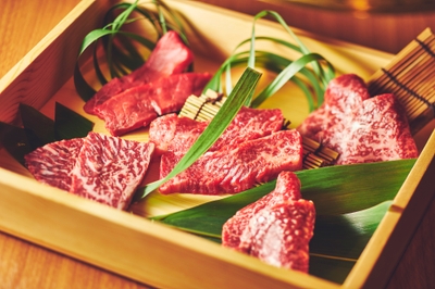 人気メニューの【厳選5種盛り合わせ2,900円】