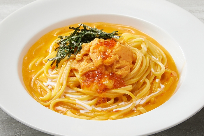 「次世代ウニといくらのトマトクリーム(生パスタ)」880円(税込968円)