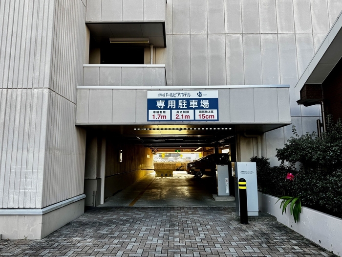 伊勢市駅付近では当ホテルだけ!敷地内専用駐車場