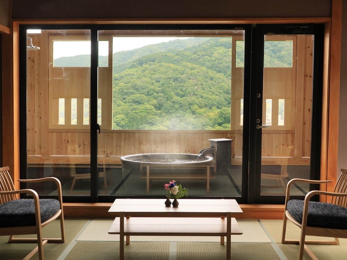 日々の喧騒から離れる客室