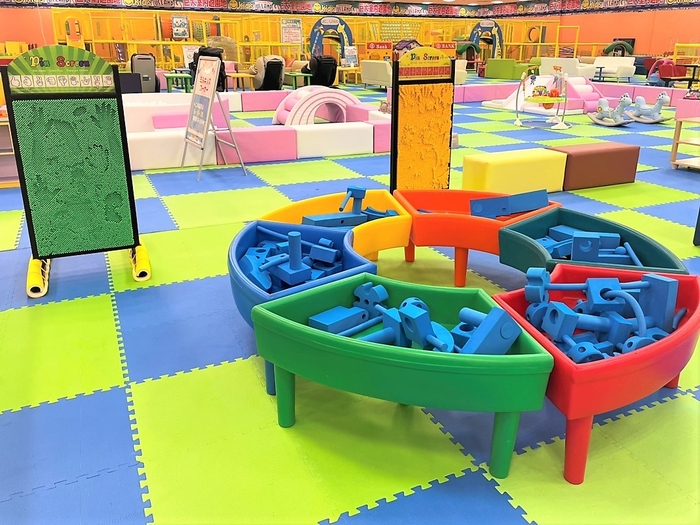 近くの室内遊び場!だから暑い日も寒い日も雨の日も天気を気にせずゆっくり遊べる全天候型屋内遊園地