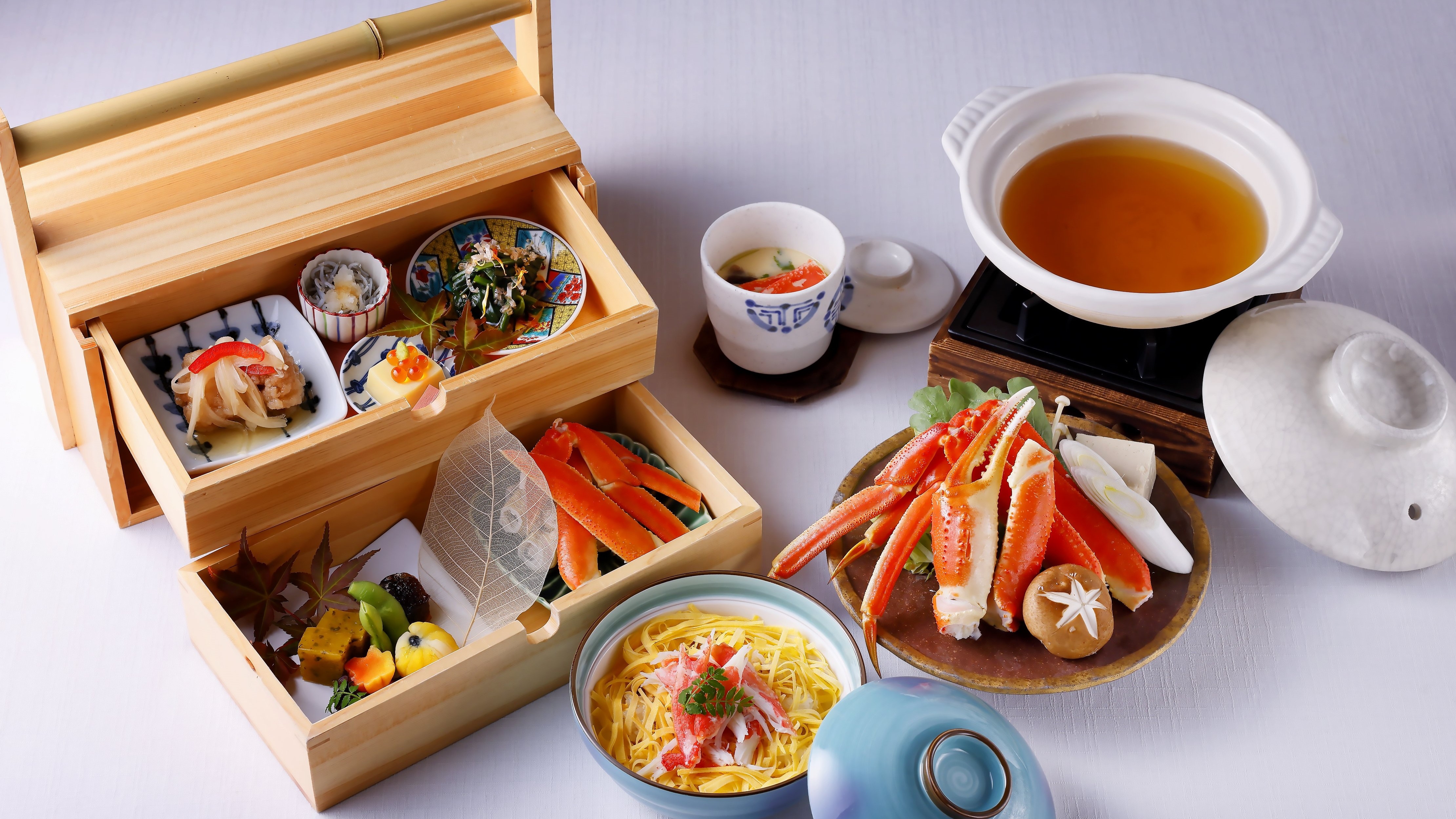 全席オーシャンビューの和食レストラン 青海波「青の舎」 贅沢な冬の味覚を食す『冬季限定メニュー』11月1日より順次提供開始 ~ 松葉蟹や三年とらふぐを堪能できるコースが登場 ~