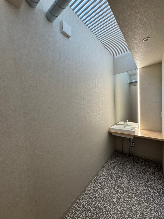 「海/空・砂/石・太陽/夕陽」など自然をテーマにした3部屋タイプ