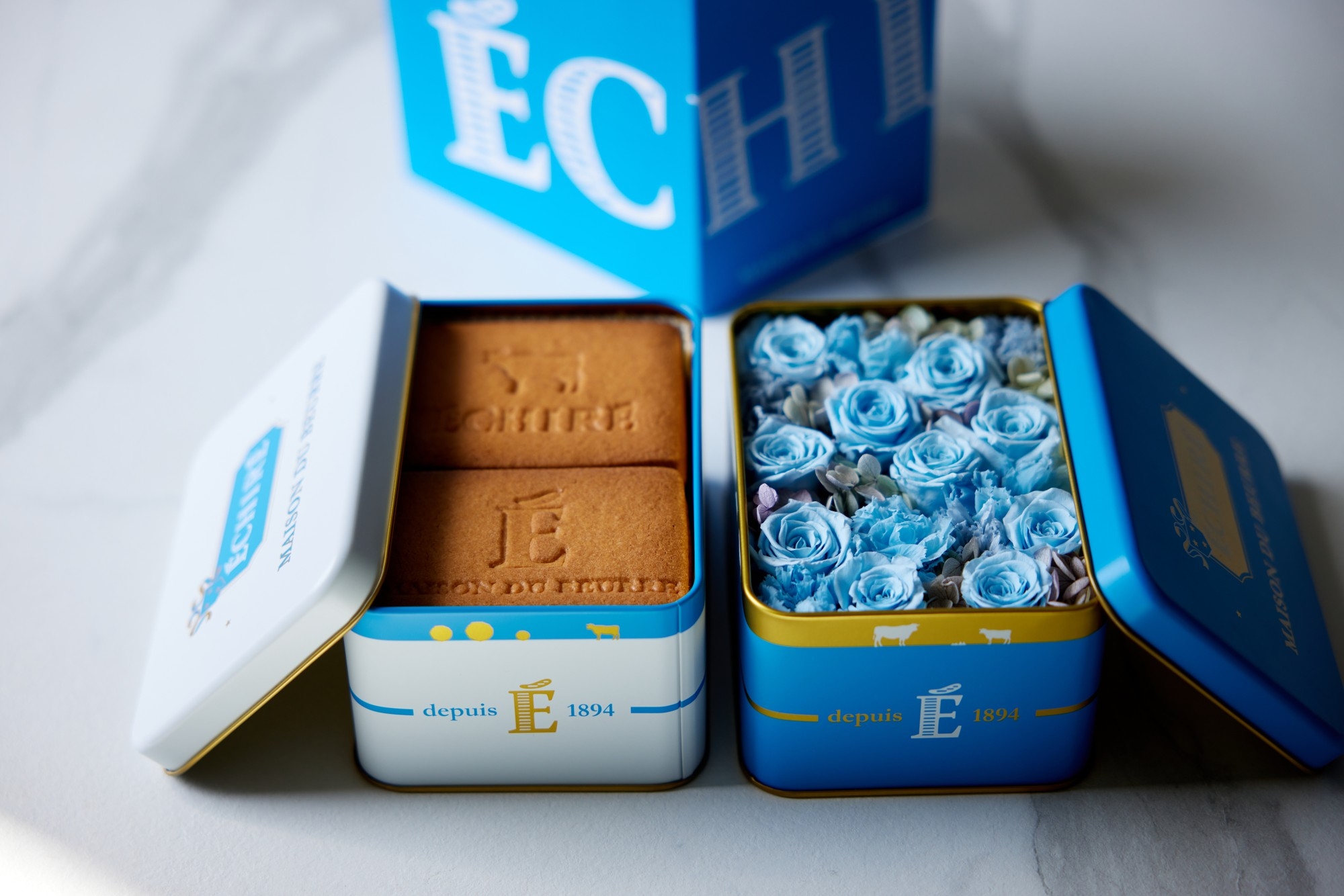 エシレ・メゾン デュ ブール <東京・丸の内＞より、エシレ×HANAHIRO CQ が贈る
「サブレ・エシレ＆プリザーブドフラワー缶セット」
2026年4月7日（火）店頭にて予約受付開始