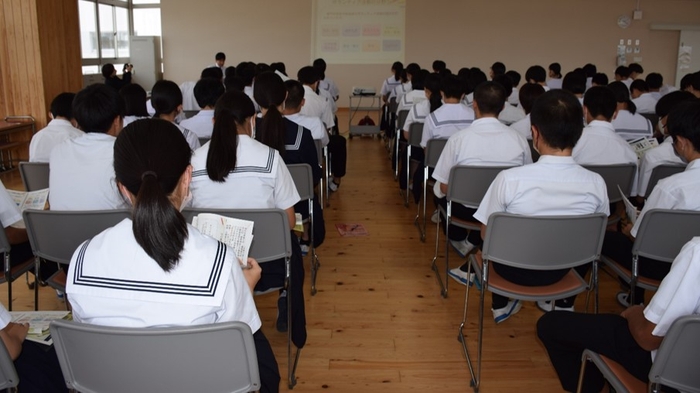 令和5年(2023年)5月に実施した出張講義の様子