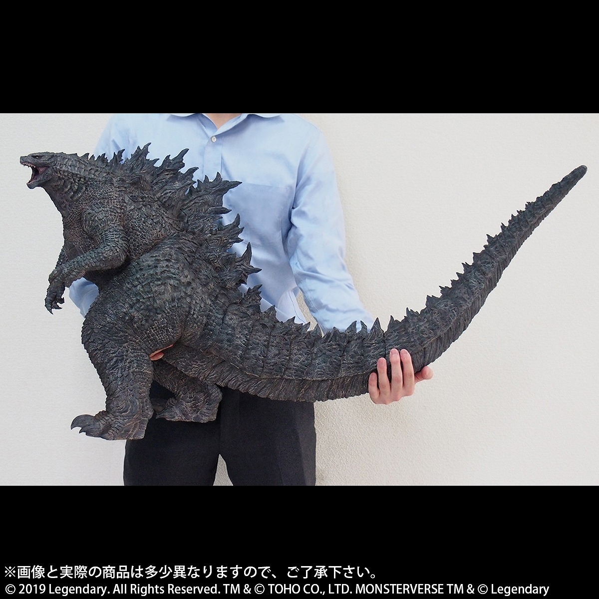 ハリウッド版　ゴジラ　可動式 縦約30cm 横約40㎝ 2019年公開のハリウッド版ゴジラ最新作より、 迫力のある全高約