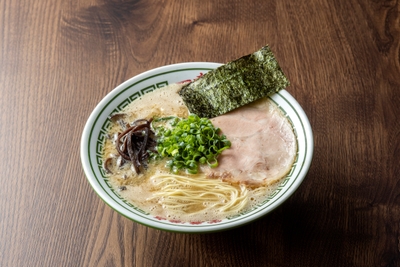「こってり豚骨ラーメン」（750円 ）