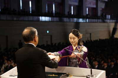 人間学部代表の村井萌華さん