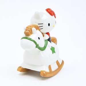 ハローキティの貯金箱