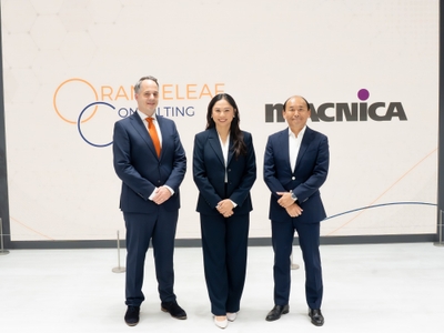 　（写真左から）OLC  Founder & Chief Executive Officer Tim Hendricks氏、OLC Founding Partner & Non-Executive Director, Brand & Strategic Innovation Ellice Ng Pui San氏、マクニカ 代表取締役社長 原 一将