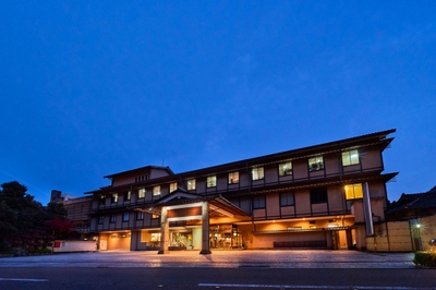 2FAXXHNg6V4HCxAwlJsD.jpg?w=940&h=940