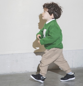 メッシュキネティックスニーカー