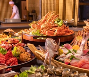 【日本一のカニ食べ放題?】メディアの注目企画「冬のカニづくし豪快ビュッフェ」がさらにレベルアップして今年も開催!夕日ヶ浦温泉「時季を彩る 佳松苑」