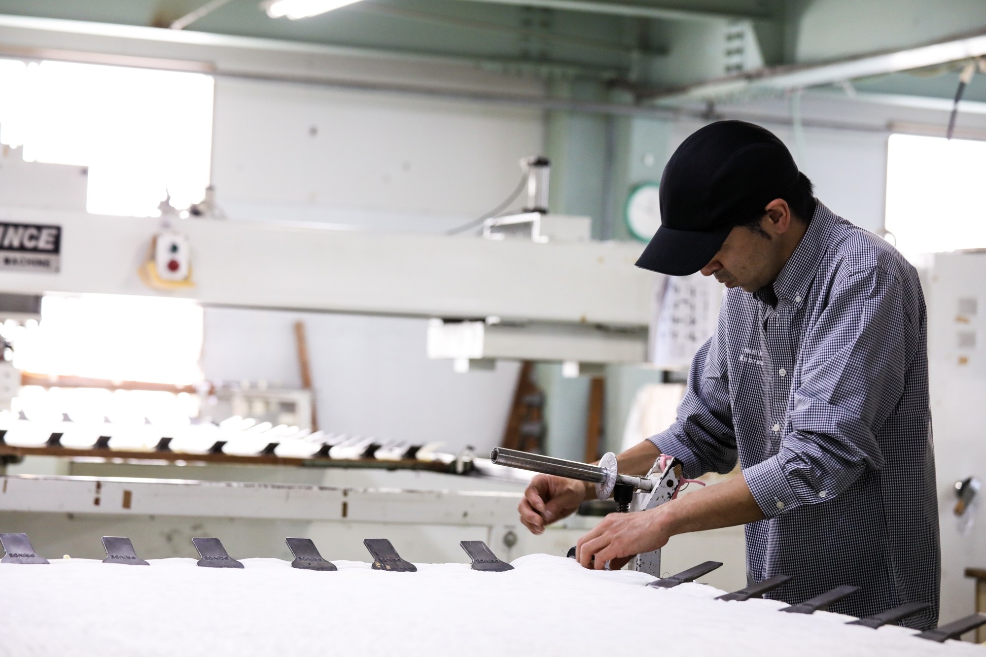 【工場紹介】ディーブレスグループ・丸三綿業株式会社の製造現場をYouTubeで公開、「とろけるふとん」の舞台裏を初公開