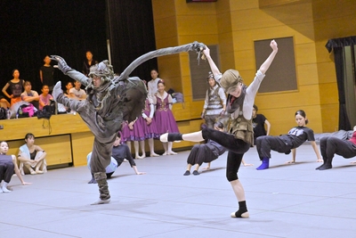 2UeSMTB04sFe1NqynTRl.jpg?w=940&h=940