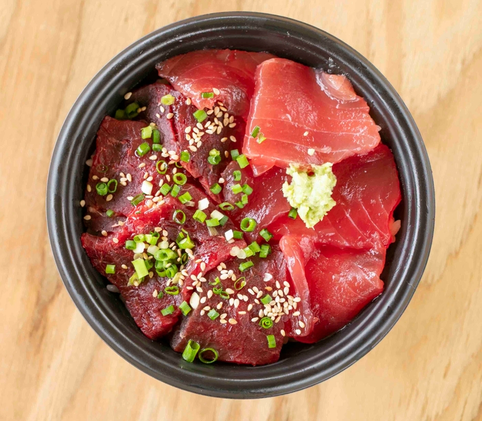 くじらとまぐろ丼 1,180円(税抜)