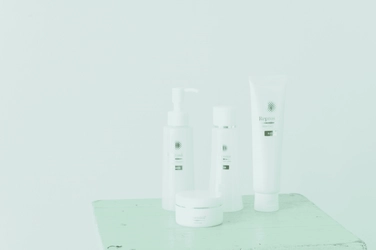 学生対象にニキビケア化粧水を先着500名様に無料プレゼント　 コロナにも、ニキビにも、負けるな！がんばる学生を応援します！