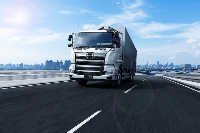 日野自動車製 豪州向け大型トラック日野700シリーズ FS 画像提供:日野自動車株式会社