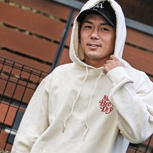 2ZUhTHHftRqix2rOCX4r.jpg?w=940&h=940