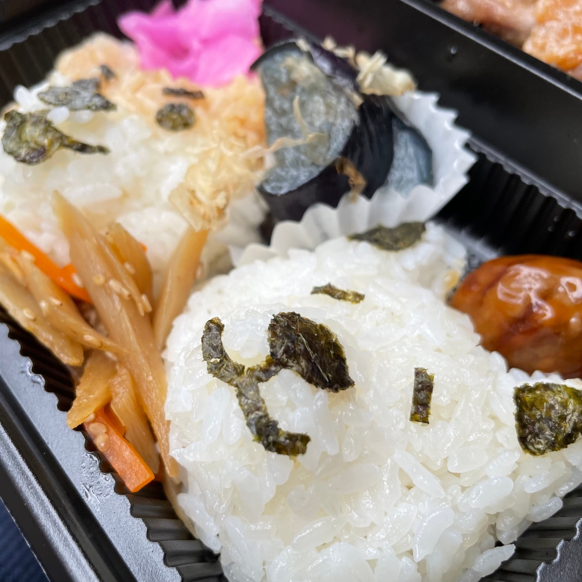 ガッツリお肉と野菜の小鉢!本郷三丁目におかわり自由のごはん処はなみゆきがオープン!