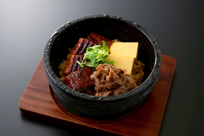 鰻と牛肉の石焼き御膳(上)