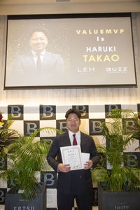 2jm8zfVDR8yodg89URWV.jpg?w=940&h=940