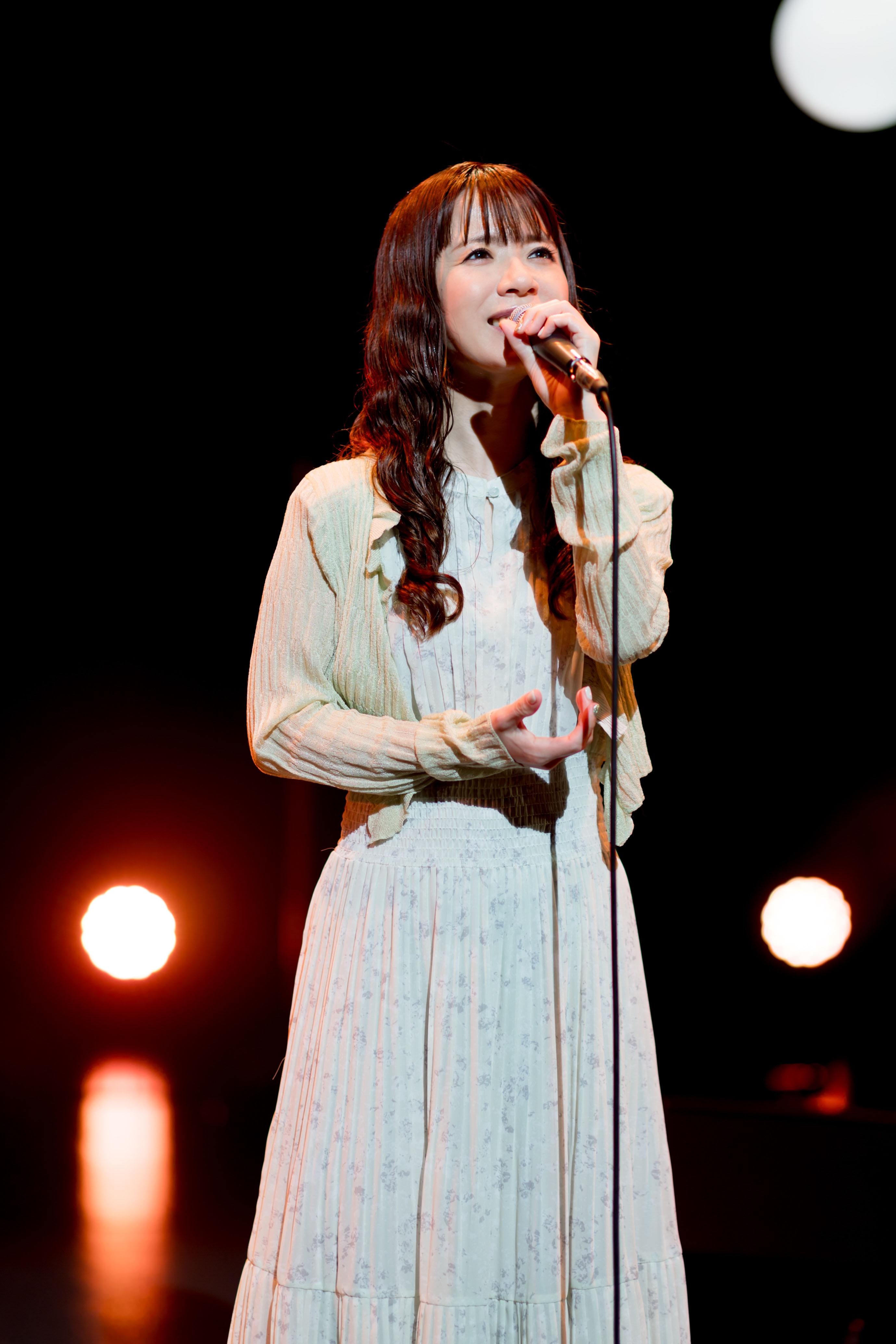 シンガー・ソングライター藤田麻衣子、東京EX THEATER ROPPONGIで魅せた唯一無二の世界観