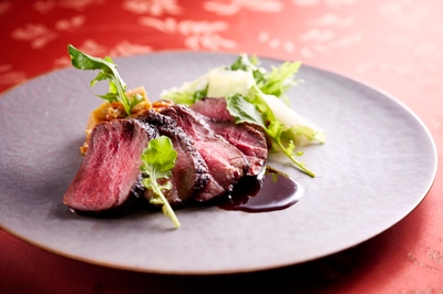 2nzGmnyS00HgDt7ZrnSe.jpg?w=940&h=940