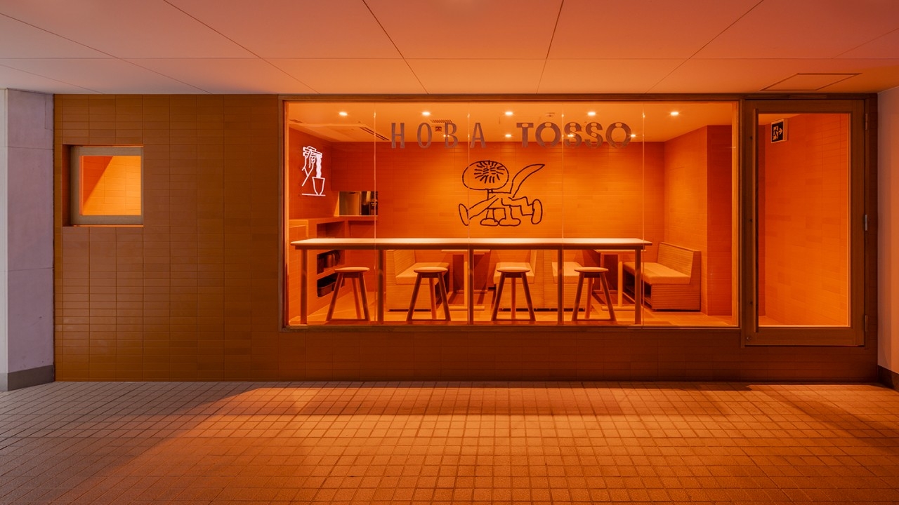 デザインアワード2024非住宅部門銀賞〈HOBA / TOSSO / OSCAR WILDE〉Design:Yu Yamada, Mami Umayahara / SNARK Inc. , Client:TOYOKE Inc. , Construction:butter Inc. , Steel products:gambit, Acoustic design:WHITELIGHT.Ltd, Logo design:Kohei Nakazawa / STUDIO PT., Illustration:Quentin Chambry(HOBA), Chiaki Kobayashi(TOSSO), ancco(OSCAR WILDE), Sign painting:Peter Liedberg / Tokyo Sign Co., Neon sign:TAKASHO DIGITEC Co,Ltd, Photo:Ippei Shinzawa