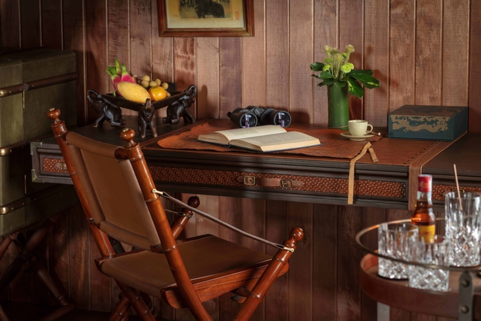 メコン・エクスプローラー・テント_ベッドルーム デスク