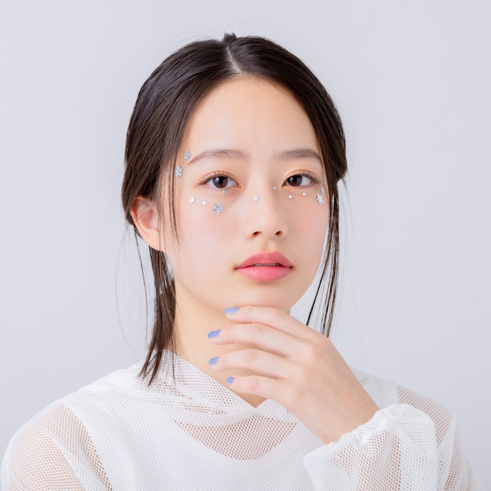 キラキラシルバーのY2Kっぽイメージ!