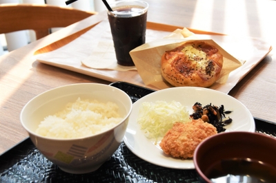 天白キャンパスの2つの学食の「100円朝食」メニュー