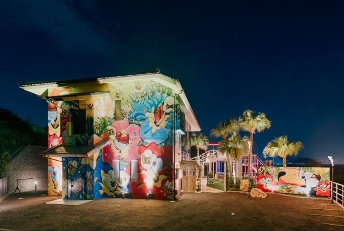 夜のウォールアート