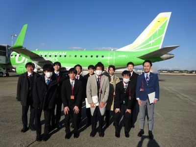 35dFASqgKxwPD4Qd6GX6.jpg?w=940&h=940