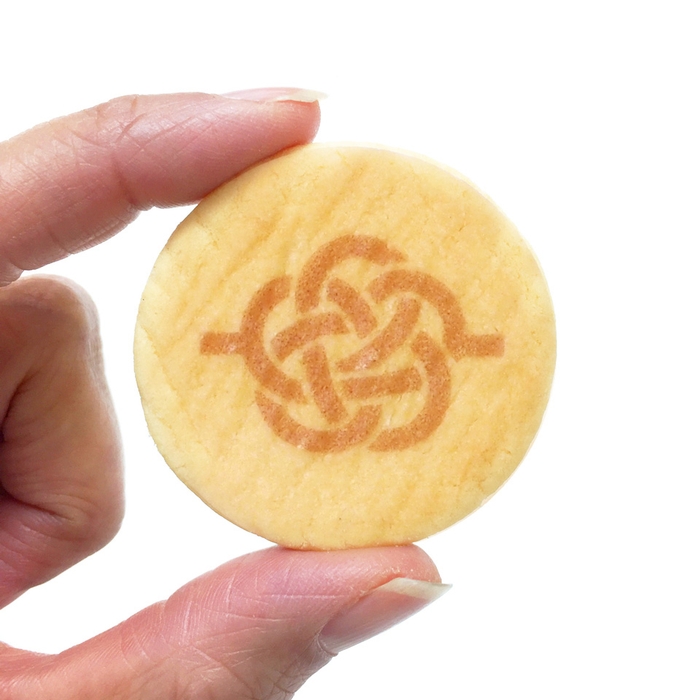 クッキーは直径 約4.5センチ