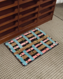 チェックピンク