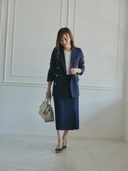 オンでもオフでも着用ができる汎用性の高さが人気　女性向けネイビーブレザーを前年比３倍の過去最多数量で展開