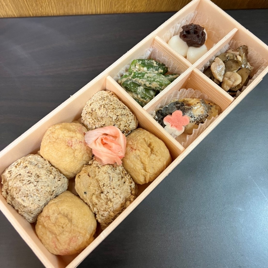 福寿家の伊奈利弁当 1個1,280円(税込)※副菜は変更となる場合がございます。