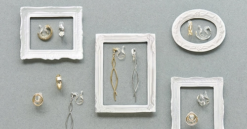 Phoebeより、ループ状のバネが病みつきになる着け心地 「クリスタルループフィットイヤリング」がDEBUT