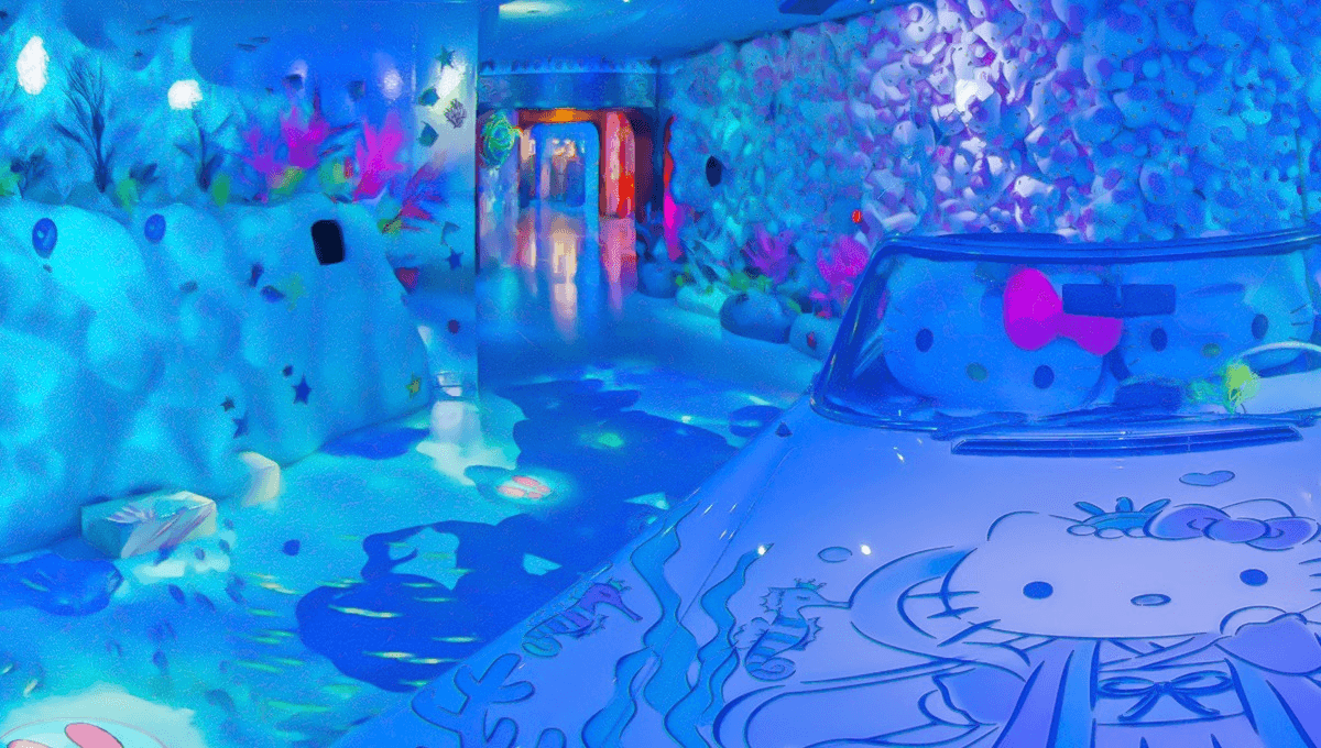 HELLO KITTY SMILE|CAVE