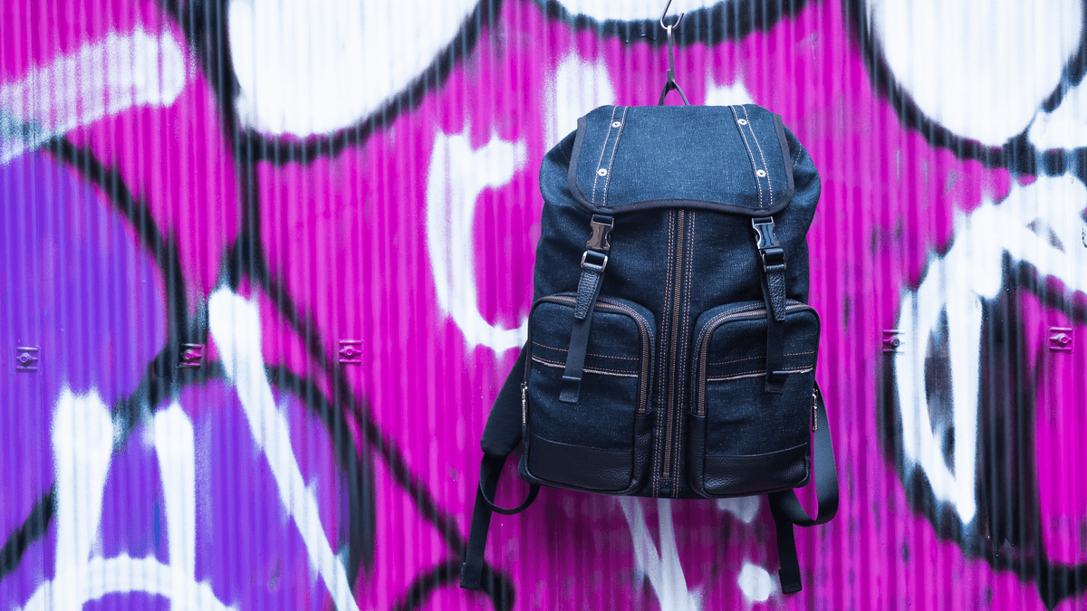 6月19日は父の日!カジュアルなお父様にデニム素材のバッグをプレゼントされませんか?『豊岡市のバッグブランドARTPHERE(アートフィアー)大阪発のフラッグショップ』がオススメするアイテムのご紹介です!