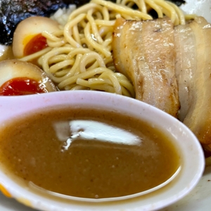 3QuHglFFAODrt0mfLFhg.jpeg?w=940&h=940